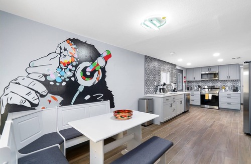 Camelback East House | 30+ Days, Dog Friendly, Playground, Covered Parking, Hot Tub, Huge Yard.