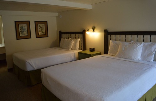 Columbia Falls Hotel | #30- TWO QUEEN BEDS in enjoyable Columbia Falls with WiFi, AC, 20m mi to GNP!