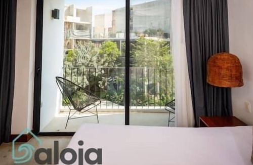 Venustiano Carranza Hostel | 305 - Unique suite with living room & balcony