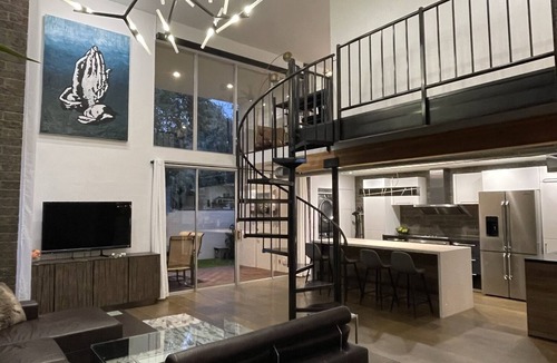 Mesa House | 3b/2b "Beadle Box" Architectural Loft w/Doghouse + Golf