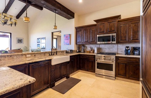 San Jose del Cabo Apartment | 3BD Golf Front - Hot Tub & Beach Club in PLC