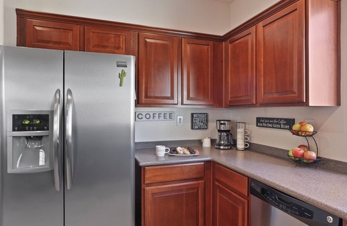Anthem House | 3bd - Seasonal Stays-Country Club - Peaceful & Private Yard