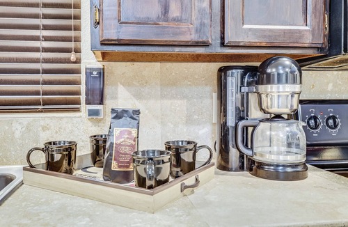 Scottsdale Estates Nine House | 3BR/2 Bath w/Pool & Hot Tub- Scottsdale Entertainment District