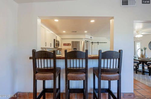 Desert View Village Apartment | 3BR+Den 2.5 BA w/King bed, fireplace, spa & mountain views. Close to shopping!