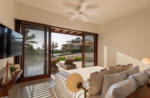 Dario Galeana Villa | 3BR Family Beach Villa I Oceanfront View