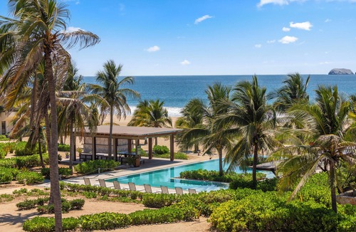 Dario Galeana Villa | 3BR Family Beach Villa I Oceanfront View