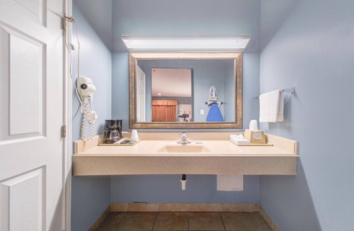 Weslaco Hotel | 3Practical Rooms Near Weslaco Museum - 2 miles | Great for Adventure Seekers
