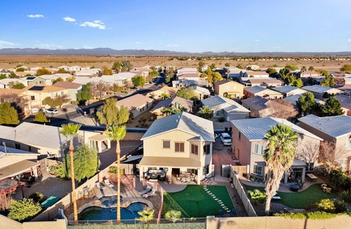 San Tan Valley House | 4 bdrm, resort style backyard private pool/hot tub heat included, putting green
