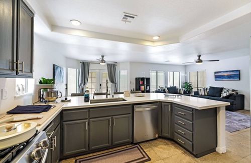 Green Valley North House | 4-bedroom 2.5 Bath house in amazing Henderson with pool.