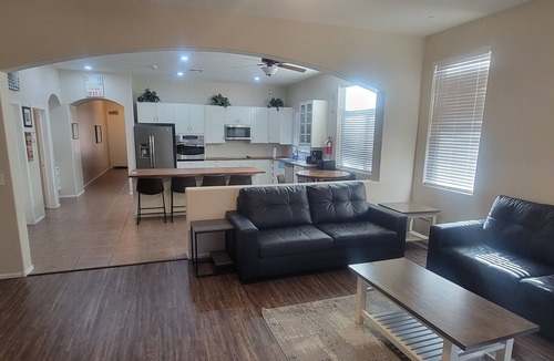 Florence House | 4-bedroom building in delightful Florence with cool AC, Relaxation backyard.