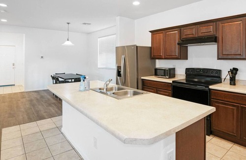 Tamaron House | 4 Bedroom Desert Oasis/Large Yard/Sleeps 8