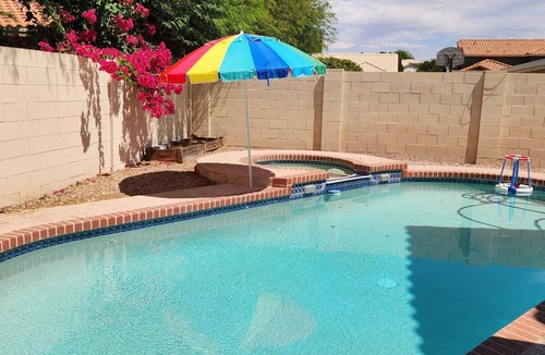 Paradise Valley Village House | 4-bedroom house with a heated pool and spa in northern Phoenix