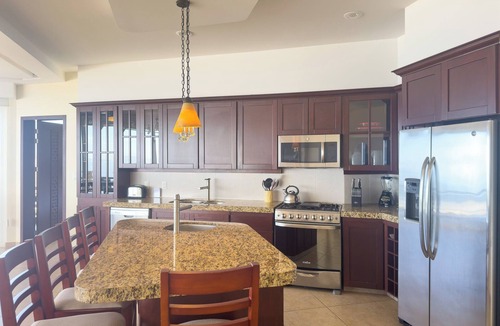 San Pedro Mixtepec Condo | 4 Bedrooms 3 Bathrooms Beach & Ocean Front