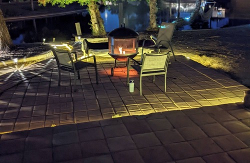 Mesa House | 4 Bedroom Waterfront Home. Family Retreat. No Stairs. Boat & Fish from Backyard.