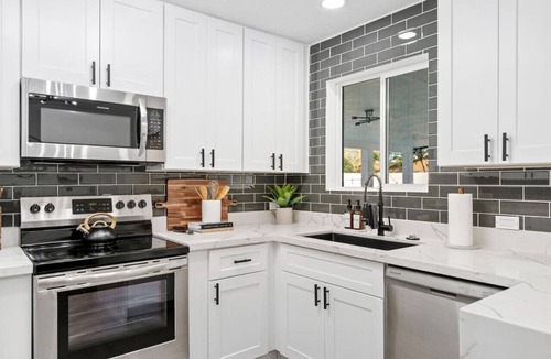 Tempe House | 4-BR House with Pool/Hot Tub/Putting Green/Arcade