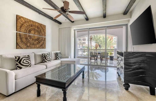 Zona Hotelera Hotel | 4 Coastal 1BR Deluxe Suites w/Balcony – Near Top-Rated Cabo Golf & Attractions