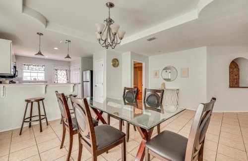 Brownsville House | 4 Mi to Dtwn Brownsville: Family Home w/Yard!