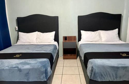 Leon Apartment | 4 VENATOR House Boutique