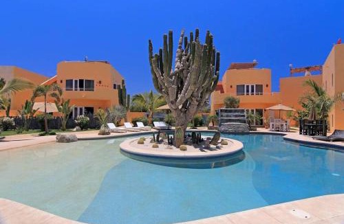 Cerritos Apartment | 4AP Luxury 1 Bedroom 2 Bath Condo Pool Cerritos
