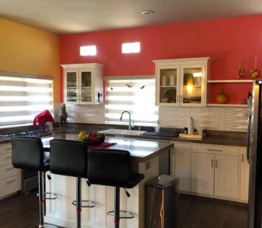 Cerritos Apartment | 4AP Luxury 1 Bedroom 2 Bath Condo Pool Cerritos