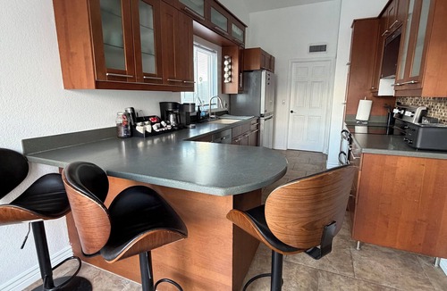 Woodridge House | 4B/2B - Glendale Good Vibes - pool/grill/fire pit/work space/Biz Wifi