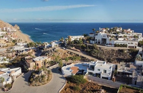 Pedregal House | 4BR/4BA Pedregal Villa w/HotTub+Private Heated Pool-Walk to Beach&Marina.PetsOK