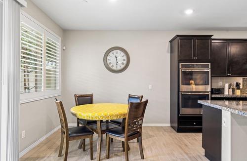 Riverside House | 4BR Family Relocation Home- Pet Friendly- EV Outlet- 30+ Nights Stays