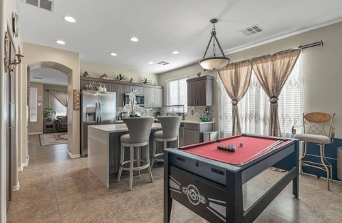 Royal Ranch House | 4BR Group Retreat w/Pool Table