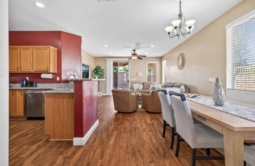 Copper Creek House | 4BR Phoenix Stay | Sleeps 10 | Pet-Friendly