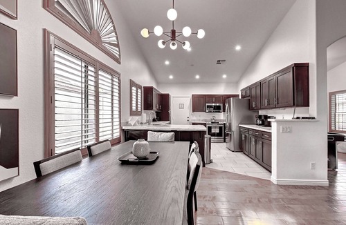 Paradise Park Vista House | 5 Bdrm Entertainers Dream Home. Game Room, HTD Pool and Backyard Oasis!