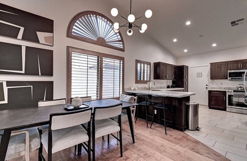 Paradise Park Vista House | 5 Bdrm Entertainers Dream Home. Game Room, HTD Pool and Backyard Oasis!
