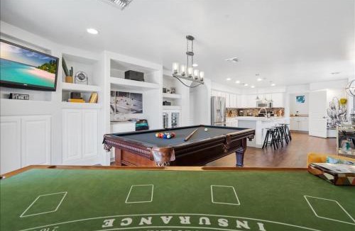 Glendale House | 5 Bedroom 4 Bath Boutique Home PREMIUM LOCATION + heated pool option