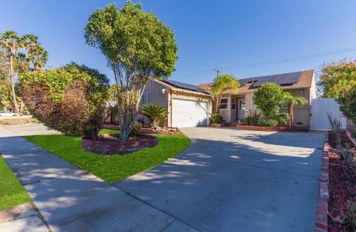 Reseda House | 5 Bedroom Charmer with Pool