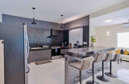 Downtown Cancun Villa | 5 Bedroom Villa w/Private Pool, Roof Garden, Amazing Location and Fast Wifi