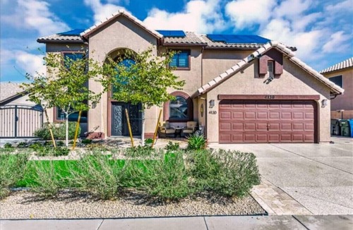 Adobe Hills House | 5 Bedrooms | Hot Tub | Firepit | BBQ Kitchen