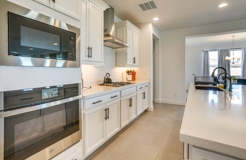 Glendale House | 5 Mi to Westgate! Newly Built Family Retreat