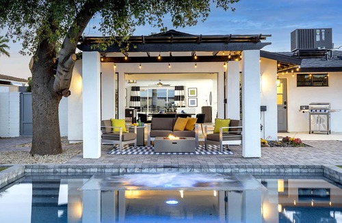 Park Scottsdale One House | 5 Min to Old Town Heated Pool Hot Tub Fire Pit