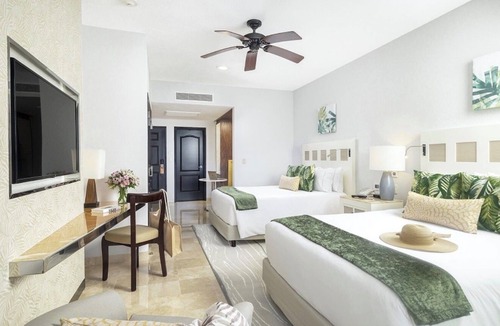 Playa Mujeres Resort | 5 Star 2BR 3BA Villa Del Palmar Cancun Beachfront Resort Competitive Rates