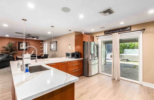 Garfield House | 5BD3BR downtown phx w/pool & games