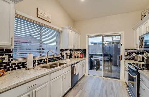 Deer Valley House | 5BR Hideaway w/Heated Pool/Hot Tub/Billiards Table