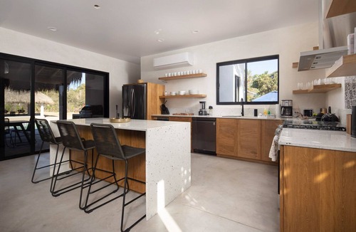 El Pescadero Villa | 5Br Modern Coastal Estate w Pool, Hot Tub, Gardens, Rooftop in Pescadero, Baja.