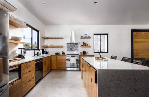 El Pescadero Villa | 5Br Modern Coastal Estate w Pool, Hot Tub, Gardens, Rooftop in Pescadero, Baja.