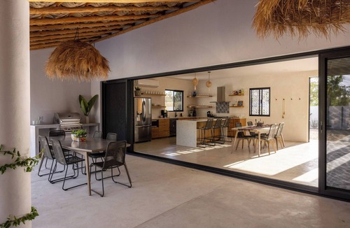 El Pescadero Villa | 5Br Modern Coastal Estate w Pool, Hot Tub, Gardens, Rooftop in Pescadero, Baja.