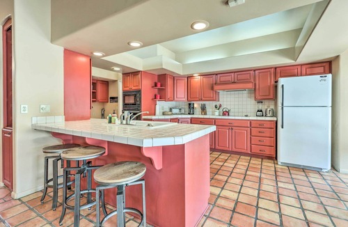 Dobson Ranch House | 6 Mi to Dtwn Mesa! Pueblo Poolside Retreat