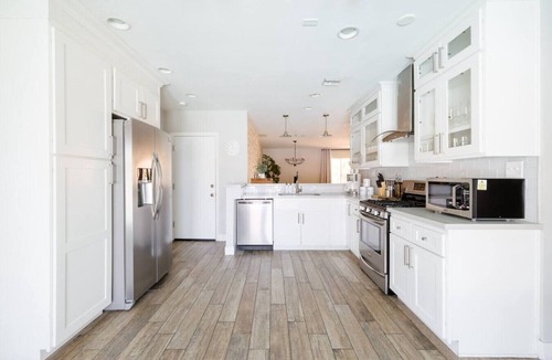 Village Grove House | 6BR getaway w/private heated pool & games!