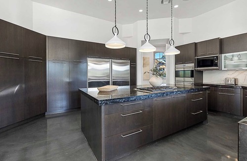 Paradise Valley House | 6BR Luxury Manor Retreat - Heated Pool, Spa, Pickleball, Basketball & Casita