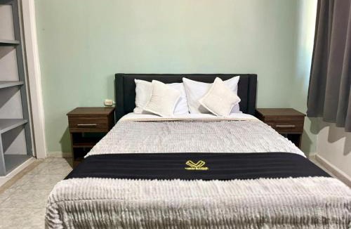 Leon Apartment | 8 VENATOR House Boutique