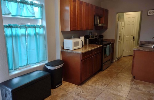 Mesa House | 8b/5b Centrally Located Home, Sleeps 36