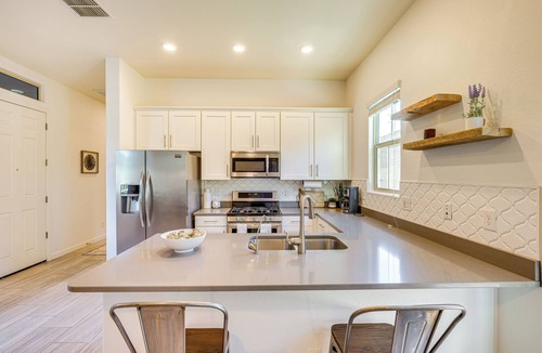 Chandler Apartment | 9 Mi to Chandler Fashion Center: Apt Near Golf!
