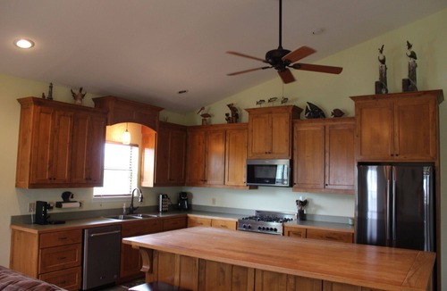Port Mansfield House | 922 Mansfield - Beautiful & Spacious!